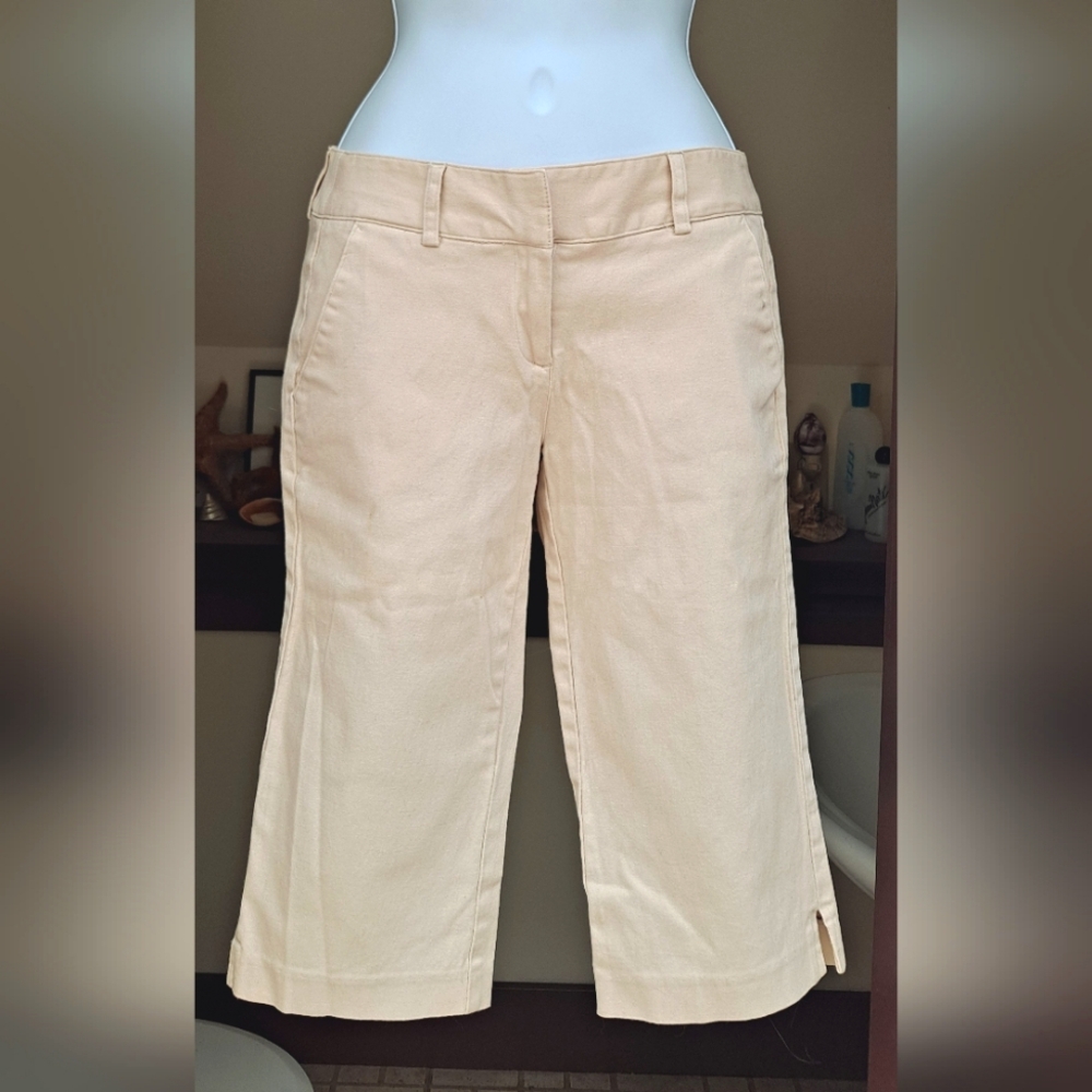 No Boundaries NoBo STRETCH Juniors Low Rise Shorts Khaki Shorts Size 5